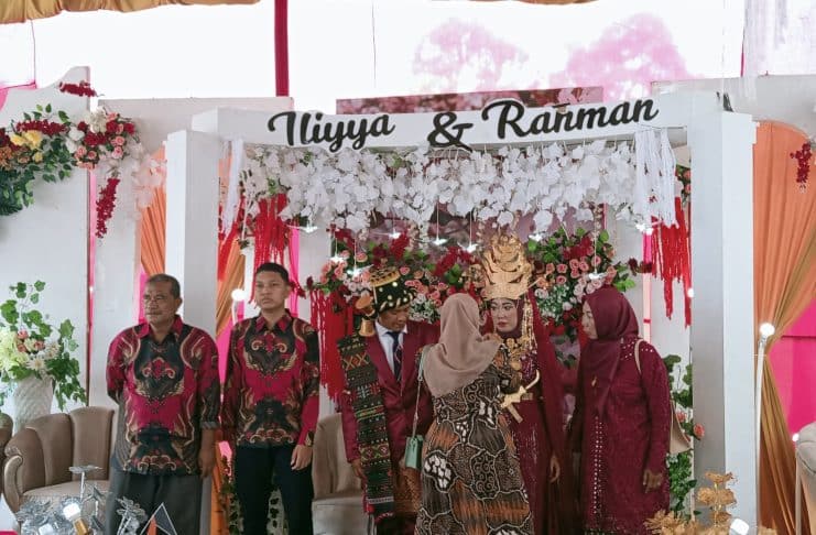 Hangatnya Persahabatan di Pesta Sederhana Iliyya dan Ade
