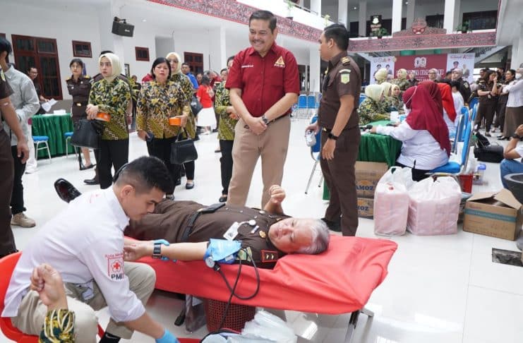 Sambut Hari Lahir Kejaksaan R.I Ke-80, Kejati Sumatera Utara Gelar Donor Darah