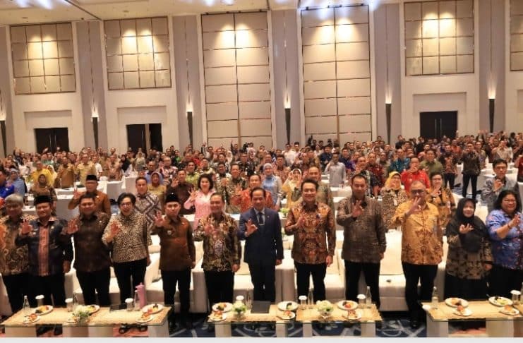 Adipura Bukan Seremonial: Menteri LH Umumkan Kota Kotor dan Beri Sanksi Tegas
