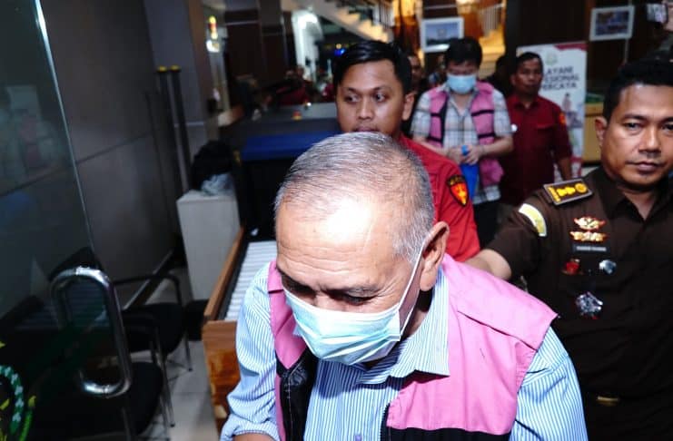 Penetapan dan Penahanan Tersangka Dugaan Tindak Pidana Korupsi Smartboard