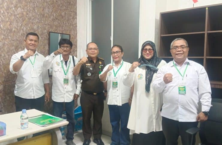 Forwaka Adhyaksa Silahturahmi dengan Kasipenkum Kejatisu